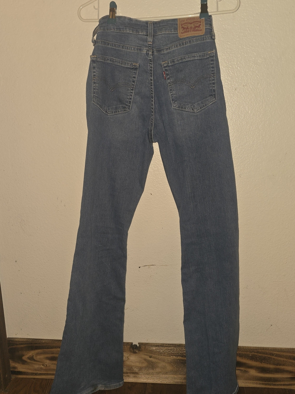 Levi's Women's Blue Denim Jeans - Picture 4 of 4